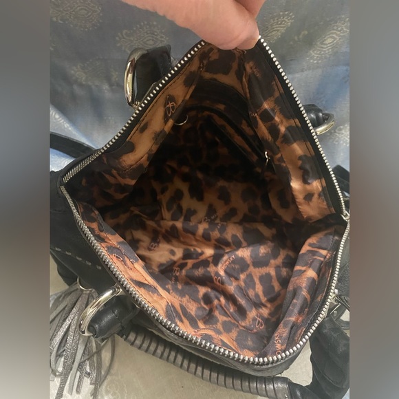 B Makowsky all leather black with silver tassel bag - Picture 5 of 7